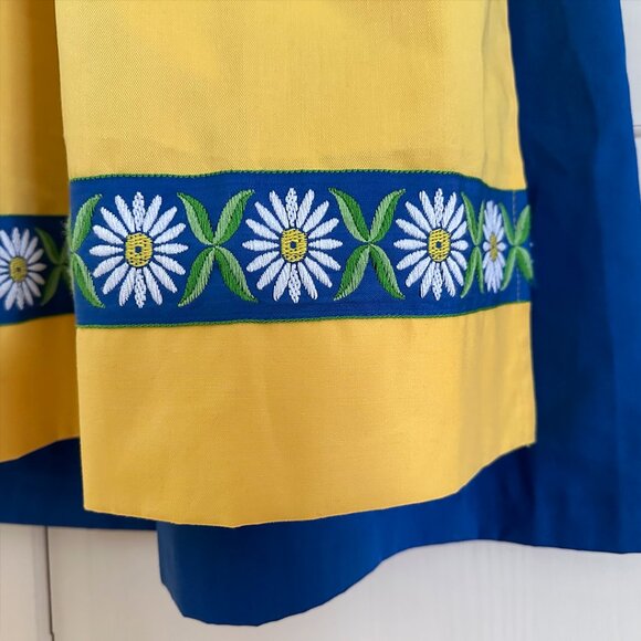 Swedish Folk Dress / Sverigedräkt - Picture 4 of 14